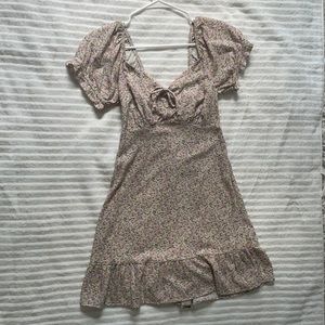 Cute floral print dress. In good condition